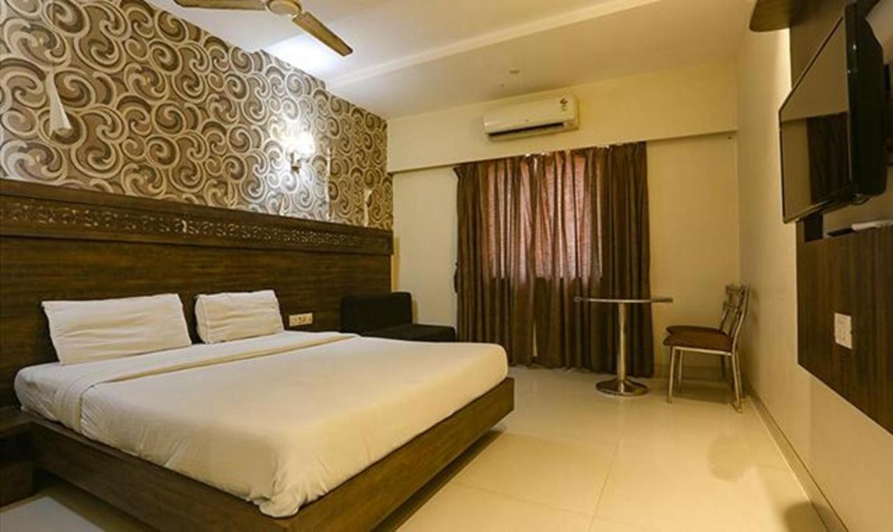 Fabhotel Shivani Residency - Mira Road מראה חיצוני תמונה
